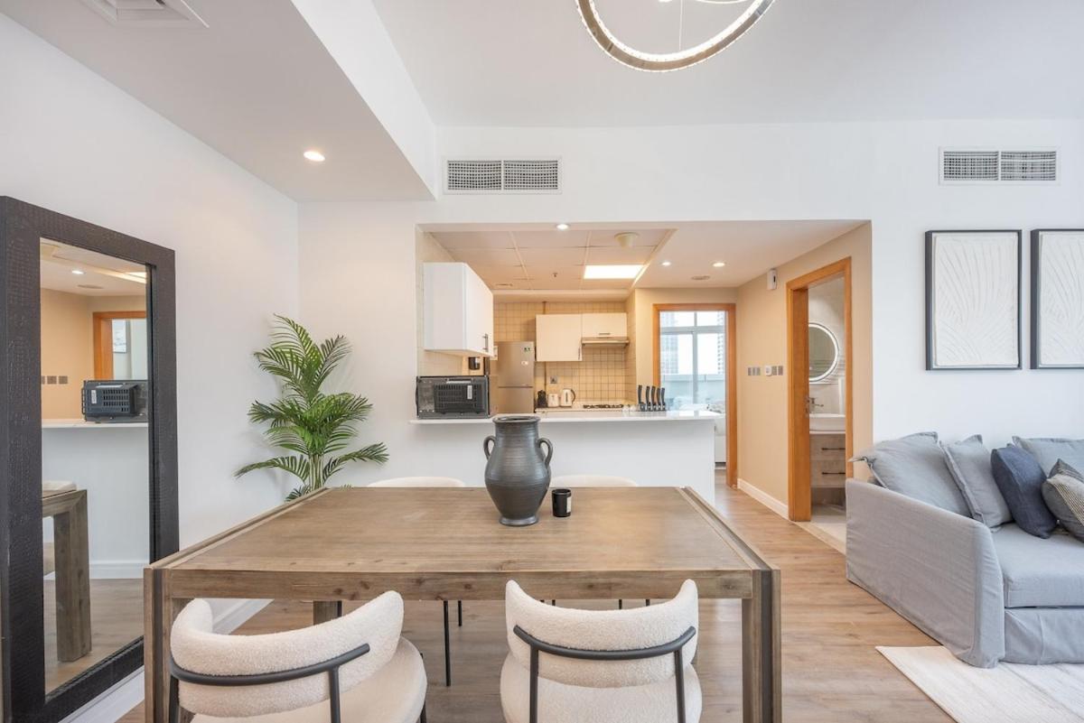 Apartment Sleeps 4 In 1 Bed Gorgeous Flat In Marina Diamond 4 Dubai