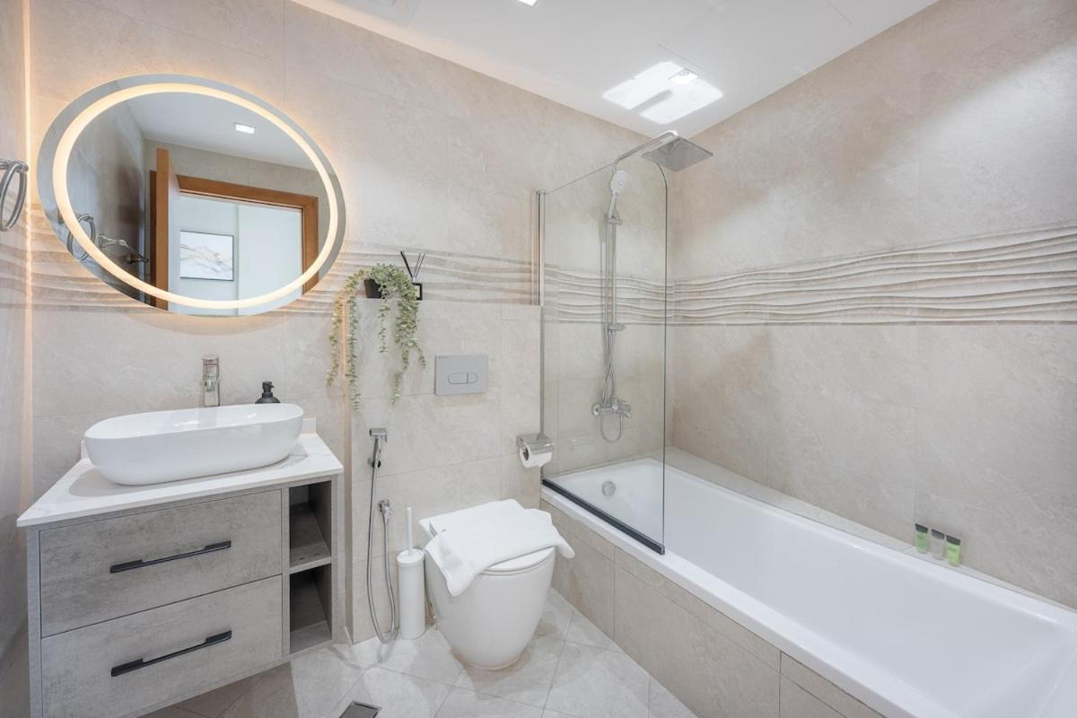 Apartment Sleeps 4 In 1 Bed Gorgeous Flat In Marina Diamond 4 *