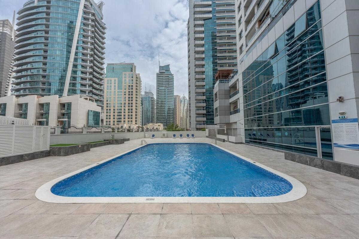 Sleeps 4 In 1 Bed Gorgeous Flat In Marina Diamond 4