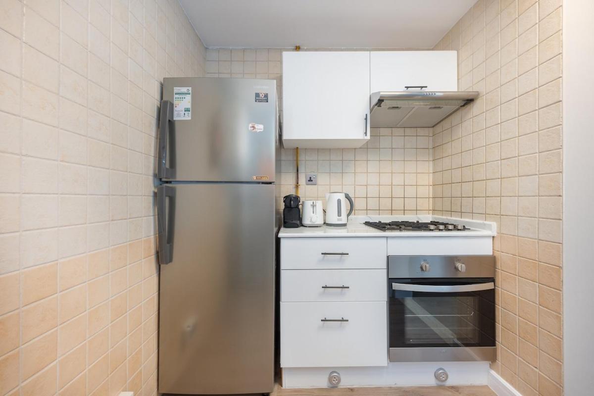 Sleeps 4 In 1 Bed Gorgeous Flat In Marina Diamond 4 *
