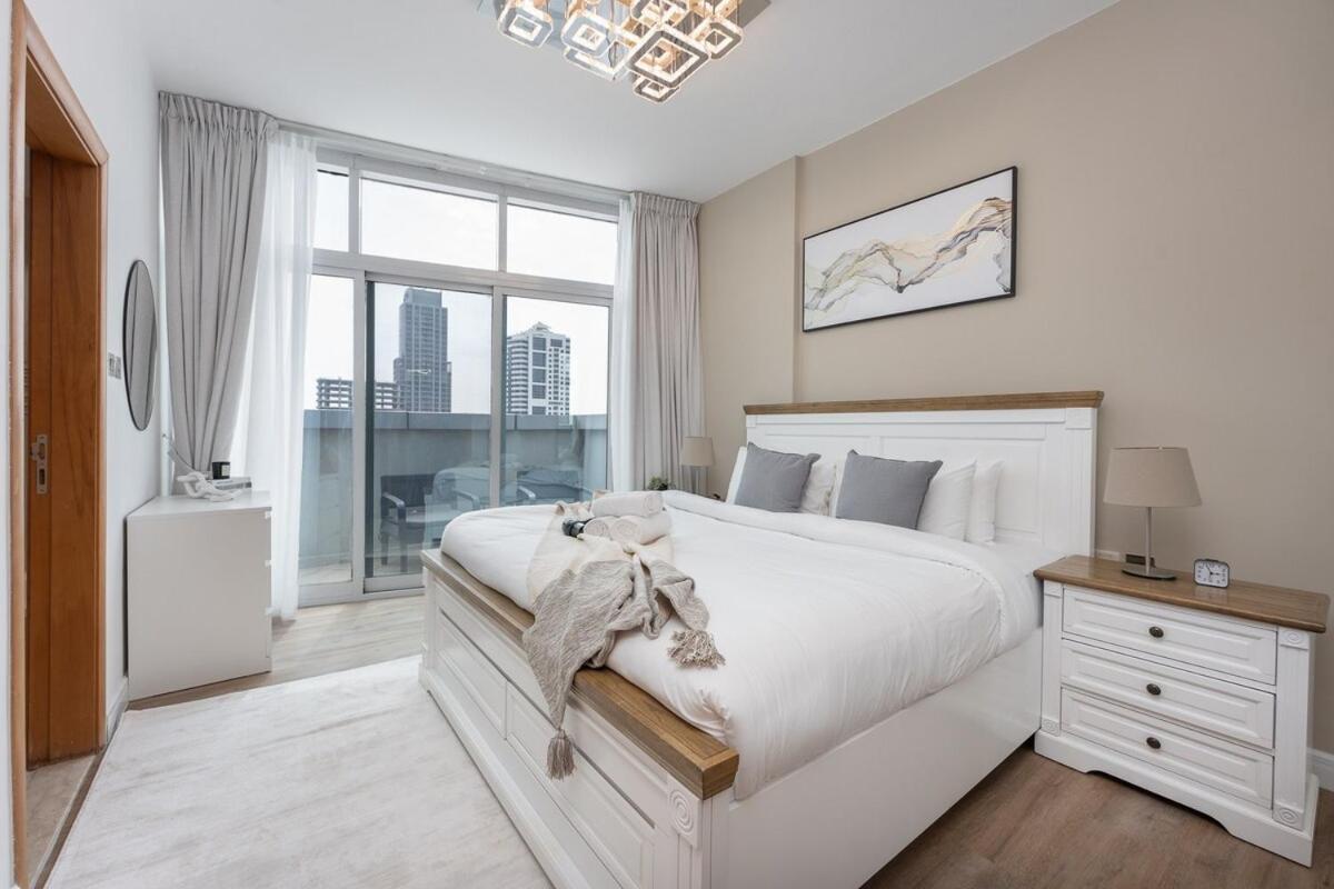 Sleeps 4 In 1 Bed Gorgeous Flat In Marina Diamond 4