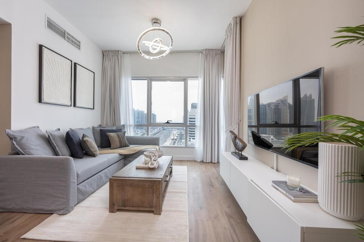 Apartment Sleeps 4 In 1 Bed Gorgeous Flat In Marina Diamond 4 *